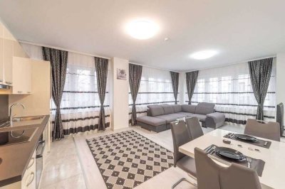 Stilvolle, gepflegte 1,5-Zimmer-Wohnung mit Balkon und Einbauküche in Hennigsdorf