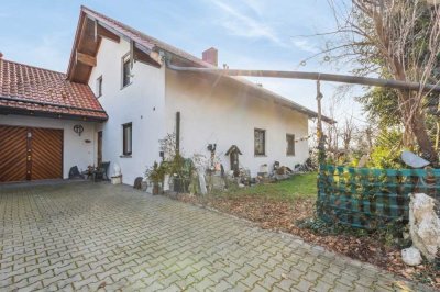 Einfamilienhaus in ruhiger Lage mit großer Doppelgarage