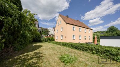 Schicke 2-Zimmer-Wohnung mit Altbau-Flair und Garage in guter Lage in Creußen!