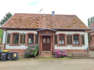 Provisionsfrei - 2 Häuser zum Preis von einem. So individuell wie Sie. Haus mit Geschichte