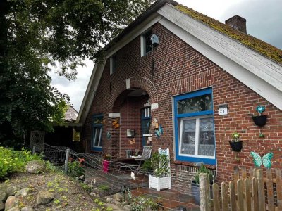 Schönes Landhaus modernisiert mit fünf Wohneinheiten, und großen Grundstück zu verkaufen.