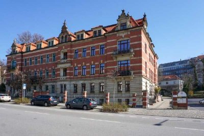 www.r-o.de +++ Geräumige 2-Zimmerwohnung mit Wohnküche und kleiner Loggia