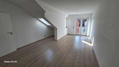 Schöne Familienwohnung mit zwei Balkonen!