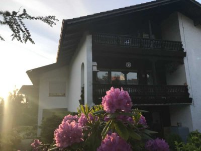 Lichtdurchflutete 4-Zimmer-Wohnung mit Balkon und EBK in Falkenstein