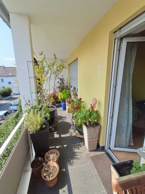 Schöne, helle 2-Zimmer-Wohnung mit EBK und Balkon in Stuttgart-Möhringen