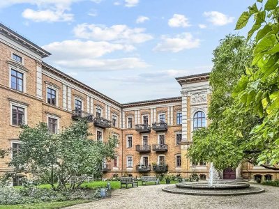 Stilvolle, vermietete 2-Zimmer-Wohnung in Denkmalensemble mit Erbpacht im beliebten Kreuzberg