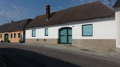 Original Streckhof in Massivbauweise im Dornröschenschlaf