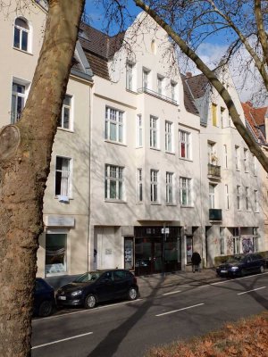 SÜLZ - LUXEMBURGER STR. - LOFT-ATELIER IM EG (HINTERHOF)