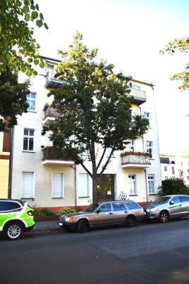 EDLE DG-Wohnung Sonne pur , TOP LAGE  in Adlershof-Köpenick, 30er-ZONE,  schöner Garten