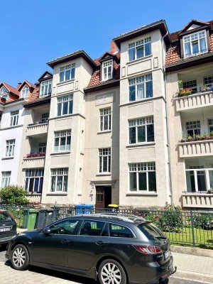 Charmanter Altbau in toller Villenstraße in der Südstadt