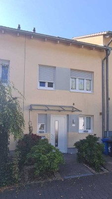 Familienfreundliches Reihenhaus in ruhiger Wohnlage mit sehr guter Ausstattung