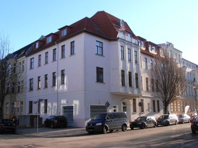 Großzügige gepflegte 3-Raum-DG-Wohnung mit 2 Balkonen und schicker EBK sucht Sie!