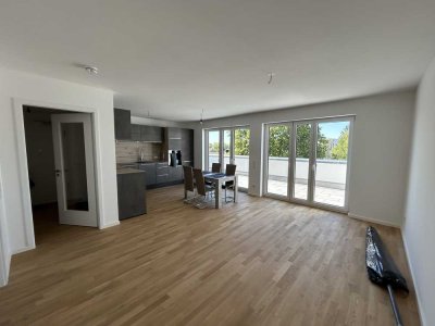 Traumhafte 2-Zimmer Dachterrassen-Wohnung  mit Alpenblick in Altperlach