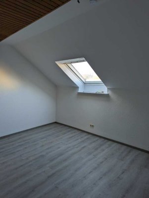 Preiswerte 6-Raum-DG-Wohnung in Bochum