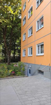 4-Zi.-Whg. mit 2 Balkonen und EBK direkt am Ostpark! WG geeignet zum 1.8. oder 15.8. oder 1.9.2025