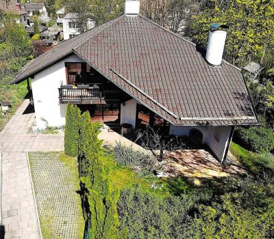 schönes EFH im Walmdachvillenstil mitten in Planegg - zentral und trotzdem ruhig wohnen -