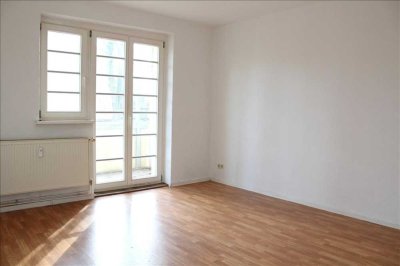 2 Raum mit Wohnküche und Balkon sucht Mieter Bad mit Dusche und Wanne