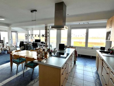 Geräumige 4-Zimmer Wohnung mit Terasse und Elbblick