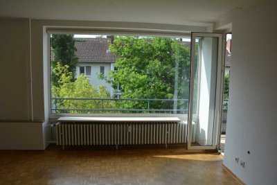 Helle und großzügige 3-Zimmer-Wohnung mit sonnigem Balkon in D-Oberkassel