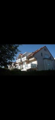 Exklusive, modernisierte 3,5-Zimmer-Wohnung mit Balkon und Einbauküche in Sachsenheim