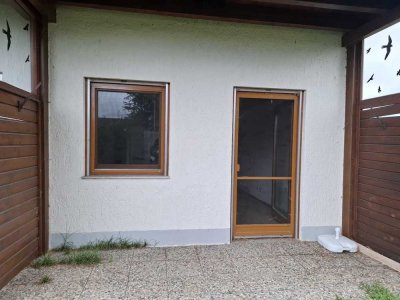 Gepflegte 2-Zimmer-Wohnung mit Terrasse und Stellplatz
