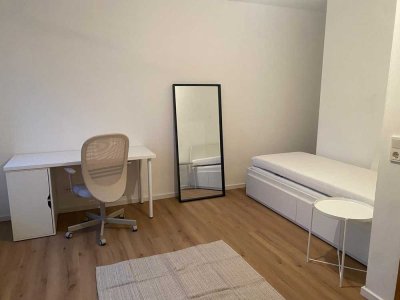 WG-Zimmer zu vermieten in 2er WG (ca.16qm)