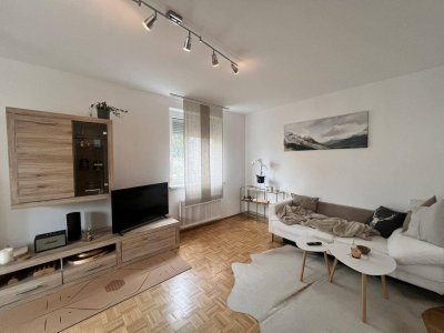 ++schöne, saubere ETW mit Loggia und Auto-Abstellplatz in guter Lage**