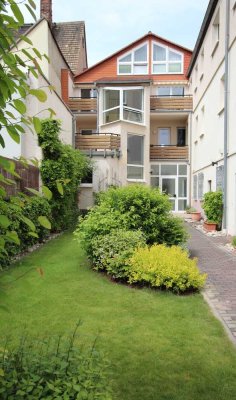2-Zimmer-Wohnung im Stadtzentrum, Balkon, Wohnküche, Bad mit Wanne+Dusche, Abstellraum