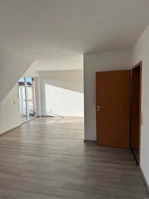 Erstbezug nach Sanierung mit Balkon: Attraktive 3-Zimmer-Wohnung mit geh. Innenausstattung