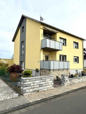 RESERVIERT- PROVISIONSFREI-  moderne, komplett renovierte 3-Zimmer-Wohnung - inklusive Garage