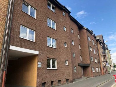 Gepflegte 4-Zimmer-Wohnung mit Balkon im 2. OG in Mülheim Speldorf