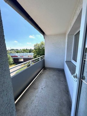 //  3 Zimmer Wohnung mit Balkon //