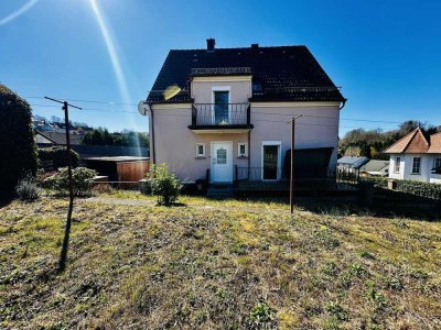 **Ihr neues Zuhause in Oberauerbach: Einfamilienhaus mit viel Platz und sonnigem Grundstück**