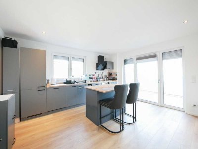 Neubau 2025: Helle 93 m² Wohnung im 1. OG mit Balkon & Aufzug