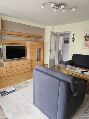 Befristet April bis August: WG geeignete 3-Zimmer Wohnung