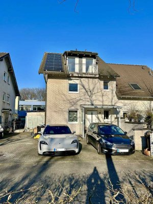 Geräumige 4-Zimmer Maisonette Wohnung mit 3 Balkonen in Köln-Dünnwald