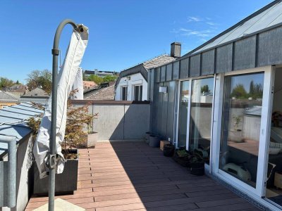 Dachterrassenwohnung mit möblierter Küche im Stadtzentrum von Ried
