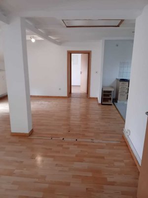 WG.geeignete 4.Zimmerwohnung-Küche-Bad-Balkon