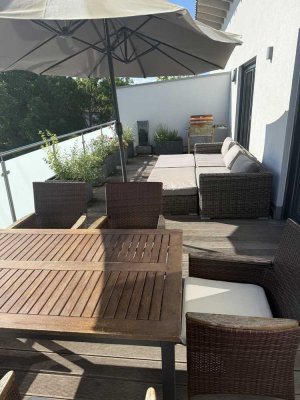Neubezug - wunderschöne 2-Zimmer-Wohnung mit großzügiger Dachterrasse und Einbauküche