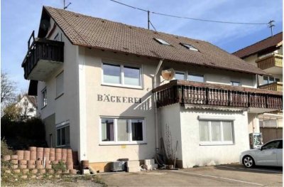 Vollständig renovierte 3-Raum-Wohnung mit Einbauküche + Garage in Seewald