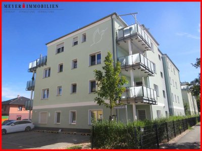 Neuwertige 3 Zimmer-Komfortwohnung mit Balkon, Lift, Stellplatz und EBK*