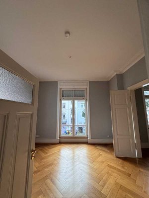 Charmante Altbauwohnung mit Kamin – 92 m², 3,5 Zimmer – Bezug ab sofort