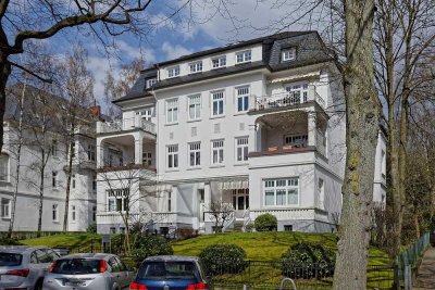 Exklusive Single-Wohnung mit Balkon im DG eines Jugendstilhauses Nähe Waitzstraße