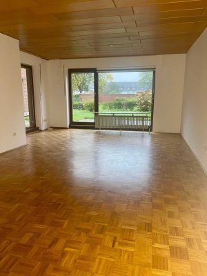 Modernisierte 4-Raum-Wohnung mit Balkon und Einbauküche in zentraler Lage in Marl-Drewer