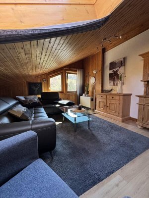 High-End Living - Dachgeschoss-Appartement mit Pool und Gym