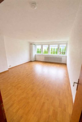 Helle 2-Zimmer Wohnung mit Balkon und Einbauküche  (Arkaden)