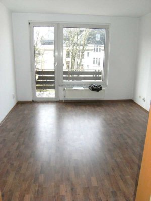 ***3 Zi Whg. am Langerfelder Markt***