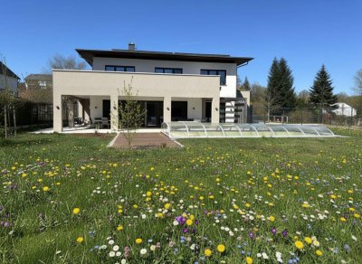 MUSIK, NATUR und LUXUS | Traumvilla mit Vielzweck-Tonstudio | großzügiger Außenbereich mit Pool | Photovoltaik | Smart-Home-System | Naturpanorama