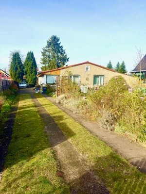 Kleines Einfamilienhaus mit potenzielem Baugrundstück in Brieselang