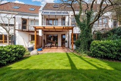 ****Reserviert****   Familienglück auf allen Ebenen - Reihenmittelhaus mit schönem Garten